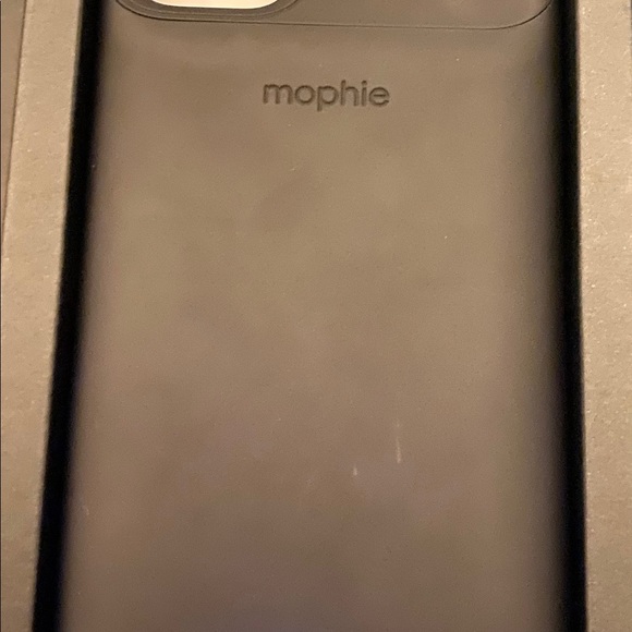 Charging case - Picture 2 of 2